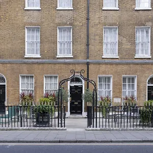 london-city-suites.cambridgehotelsuk.com/